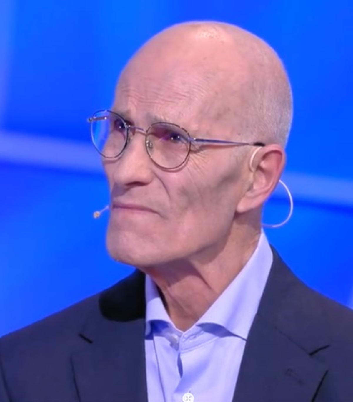 C'è Posta per Te: Raffaella e Maria Grazia accusate di aver umiliato il padre, interviene Maria De Filippi