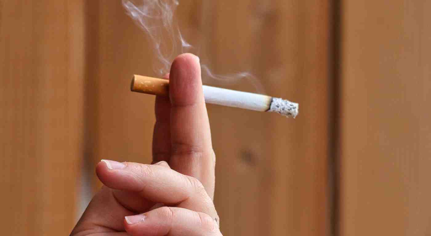 Sigarette, da oggi costano di più: ecco i nuovi prezzi e quanto dovrai pagare a pacchetto - GUARDA IL LISTINO