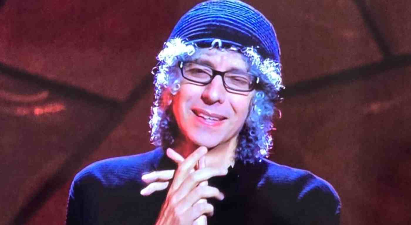 Giovanni Allevi fa l'annuncio sui social e rimanda il concerto per motivi di salute: cos'è successo al compositore
