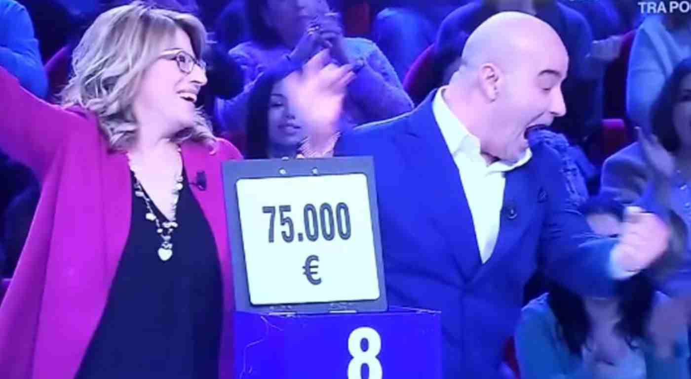 Affari Tuoi: snobbano ogni offerta e si portano a casa 75.000€. Andrea e Simona vincono tutto