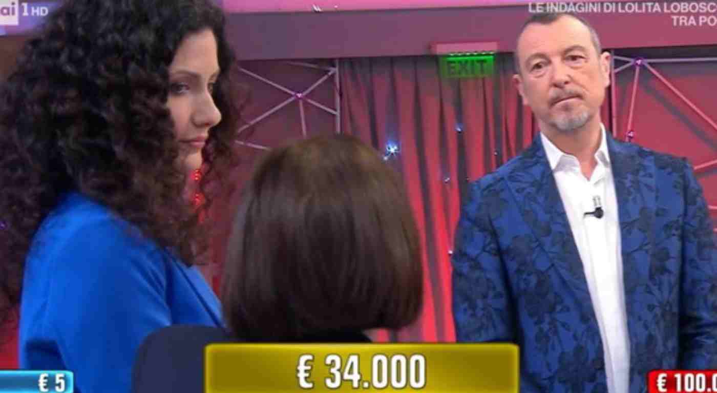 "Affari Tuoi, il dottore lo chiede per la prima volta": Amadeus in imbarazzo totale