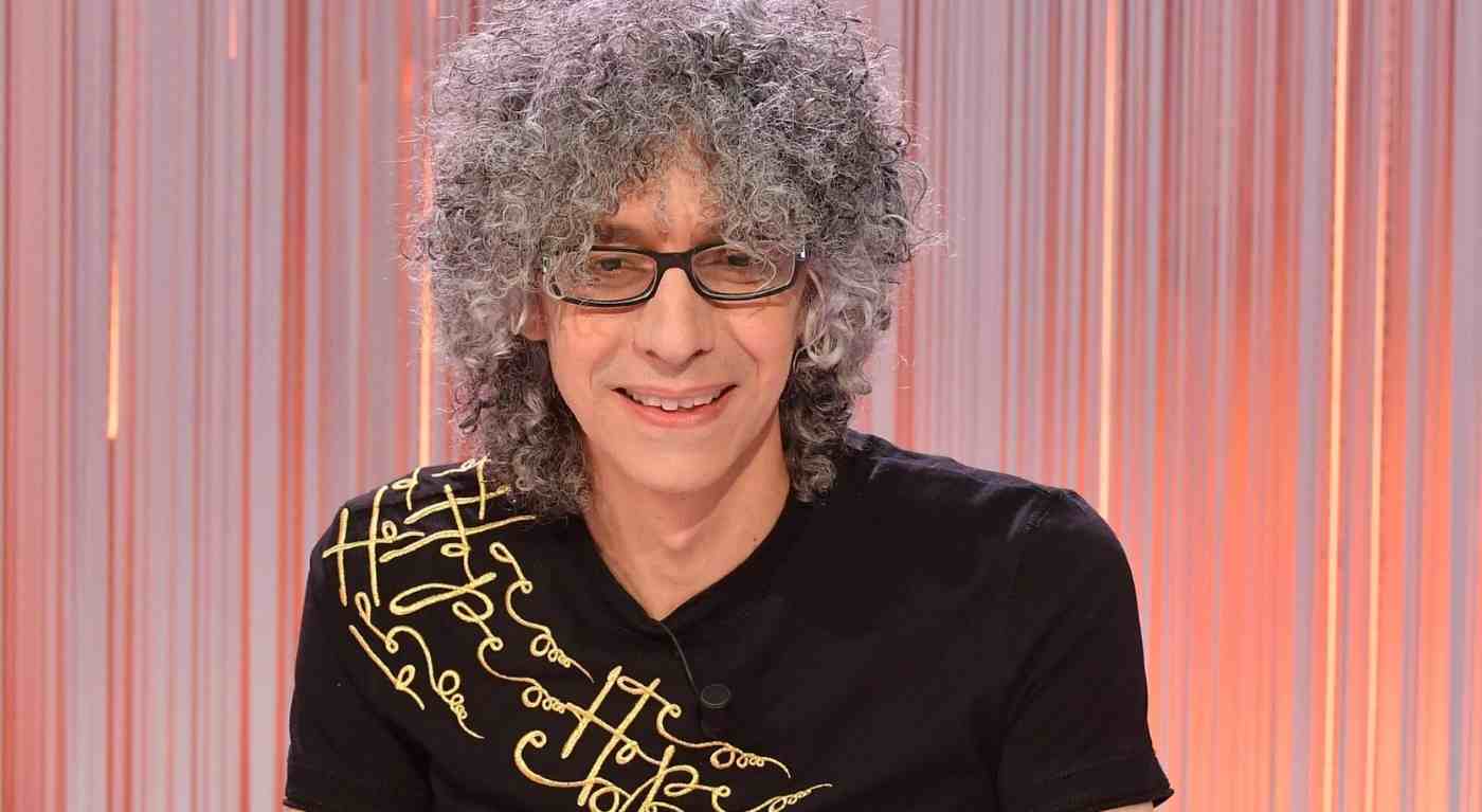 Giovanni Allevi fa l'annuncio sui social e rimanda il concerto per motivi di salute: cos'è successo al compositore