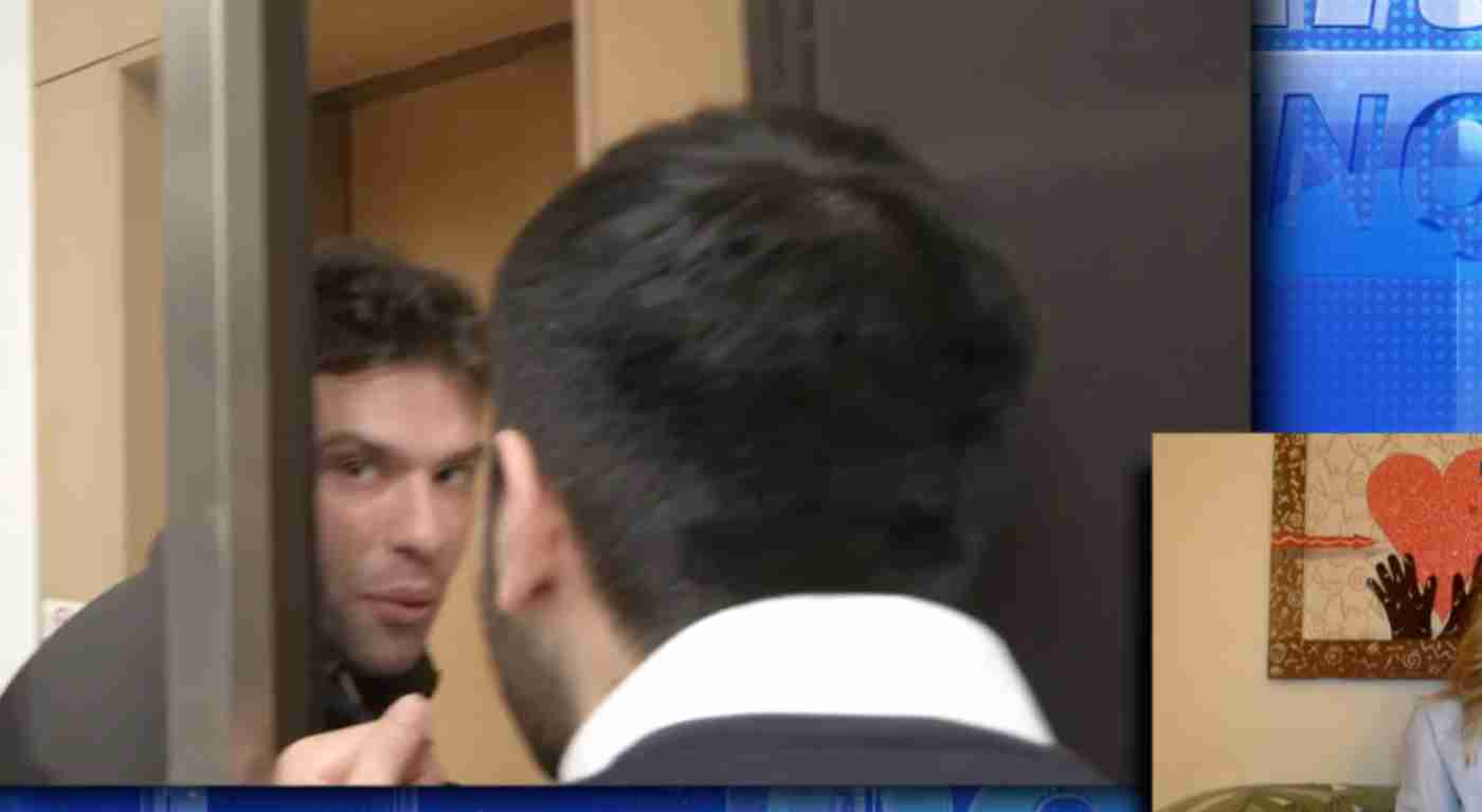 Fedez parla ai microfoni di Pomeriggio 5 e fa una confessione sul suo passato: "Ero un porn..." - Cosa ha detto