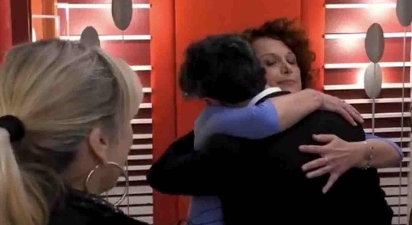 Cosa si sono bisbigliati la Luzzi e Garibaldi prima che lui uscisse dal Grande Fratello? Spunta la frase scioccante