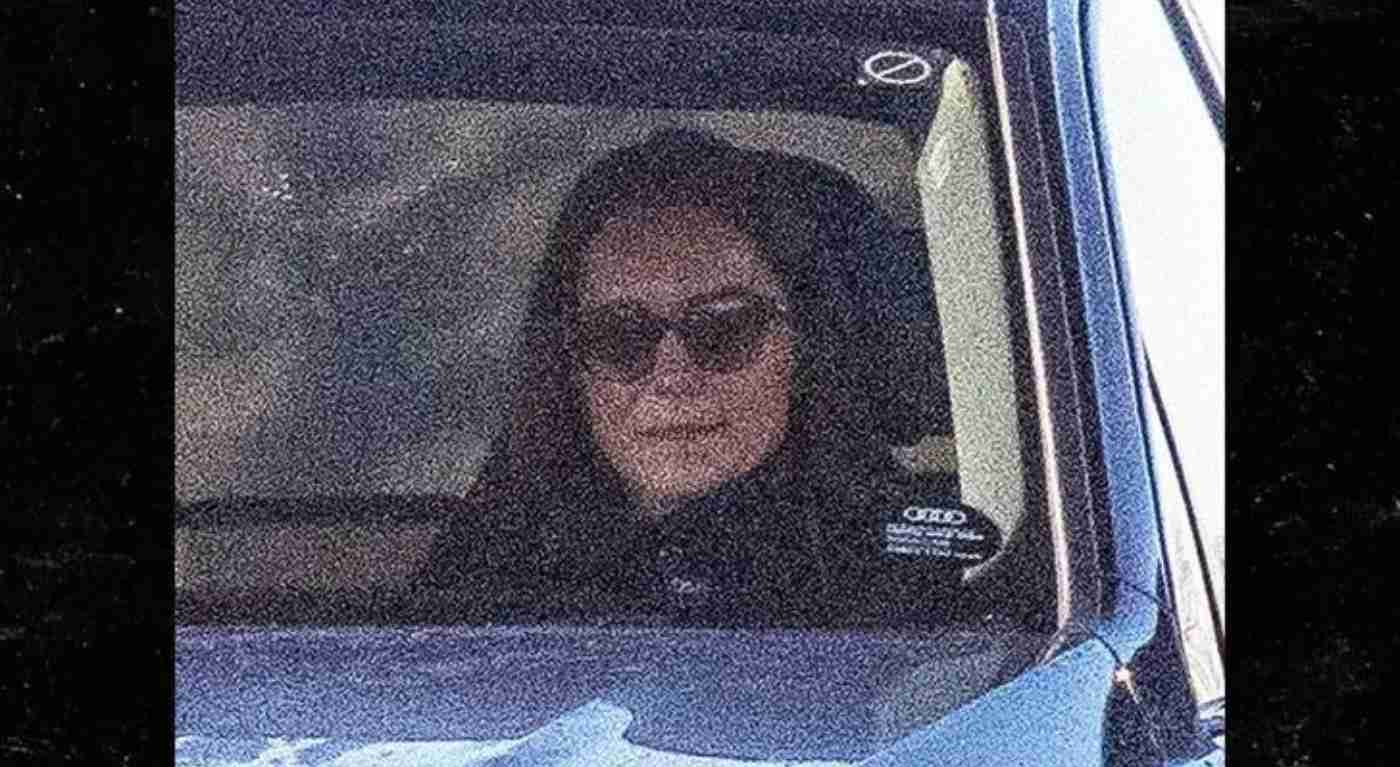 Kate Middleton, spuntano le prime foto dopo l'operazione ma i social hanno dei dubbi: "Quella non è lei" - FOTO