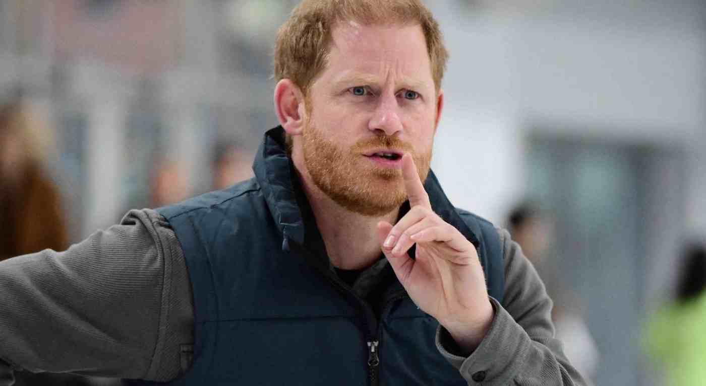 "Lui è fuori". Carlo esclude il principe Harry: arriva la reazione di William