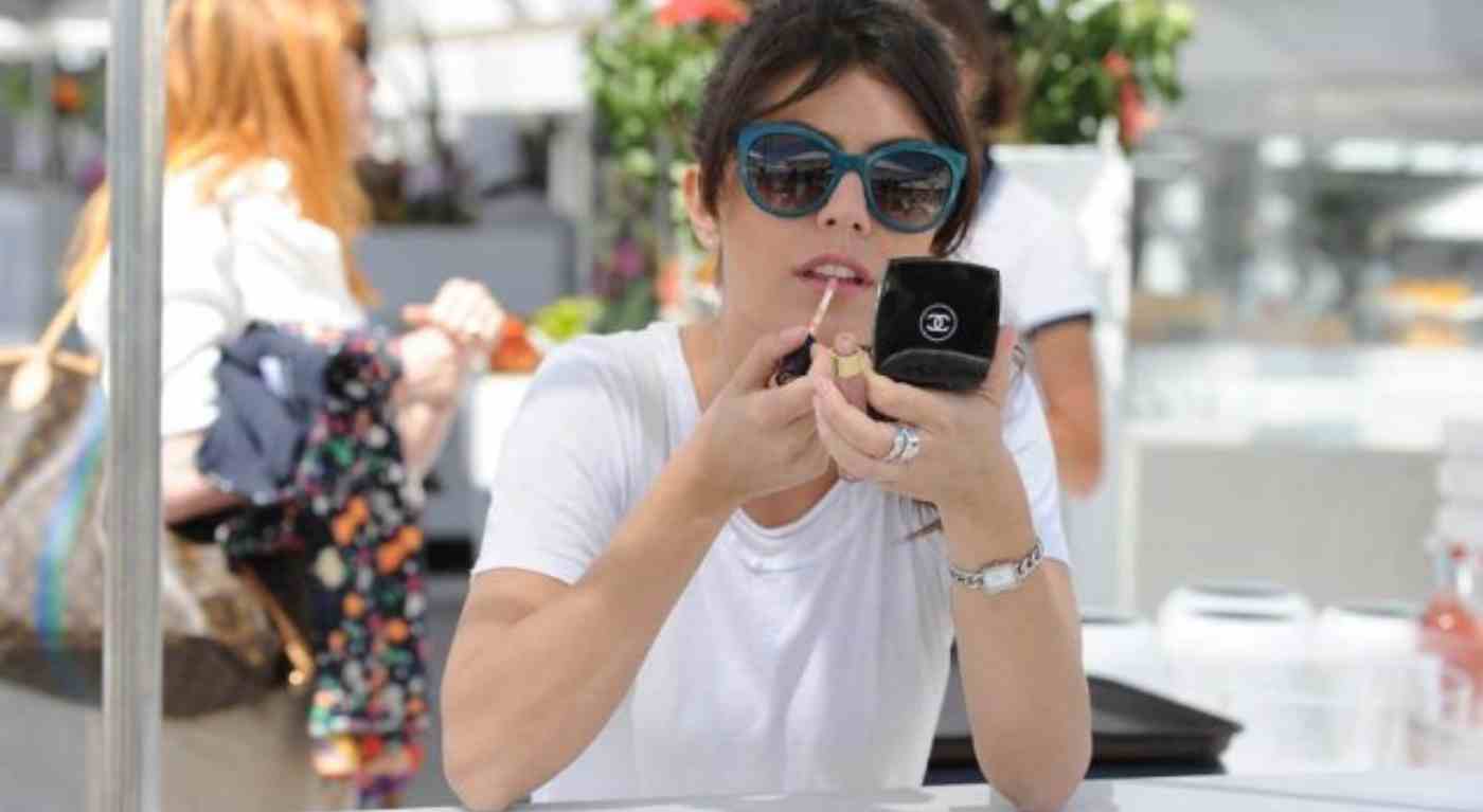 "È già finita", dramma nel mondo del cinema: la famosa attrice rompe col marito dopo pochi mesi. Ecco perchè si sono lasciati