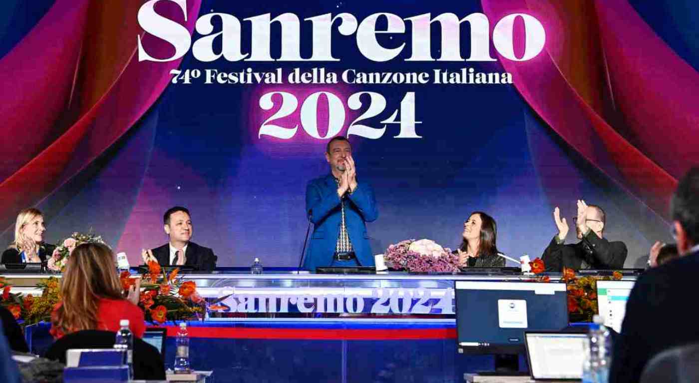 "Amadeus condurrà ancora due volte il Festival di Sanremo", ma la Rai risponde: "Ecco la verità"