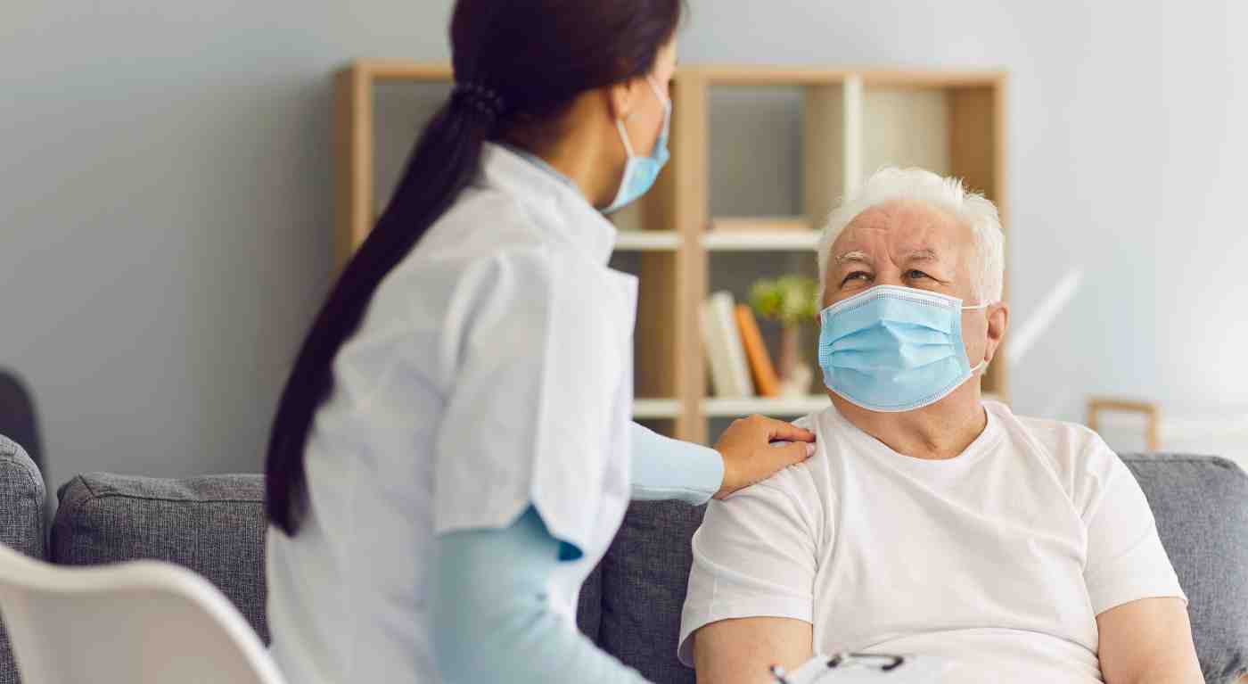 Covid, si vaccina 217 volte: il caso sta sconvolgendo gli scienziati, le sue analisi del sangue sono scioccanti