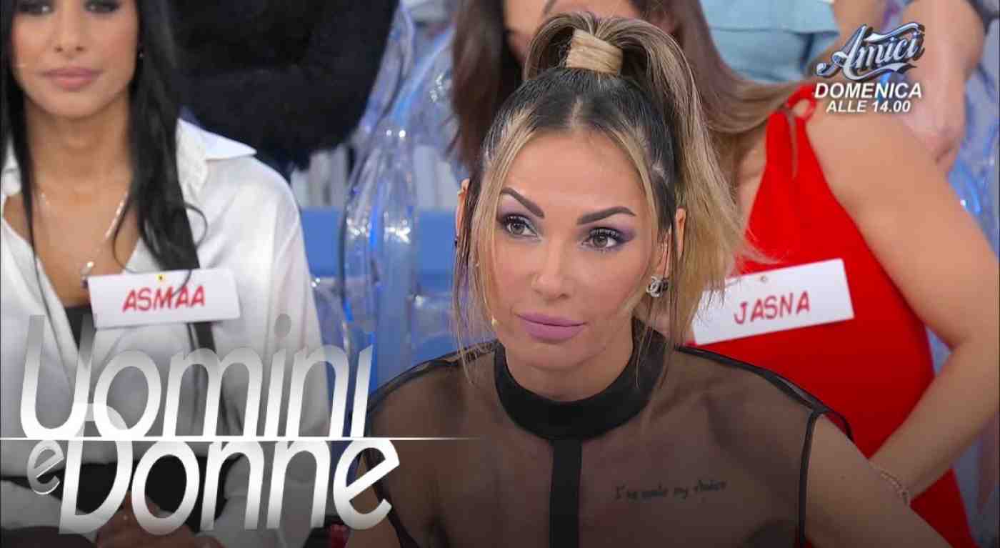 "Ida? Una falsa". Uomini e Donne, il pubblico ha capito tutto su di lei: finisce malissimo