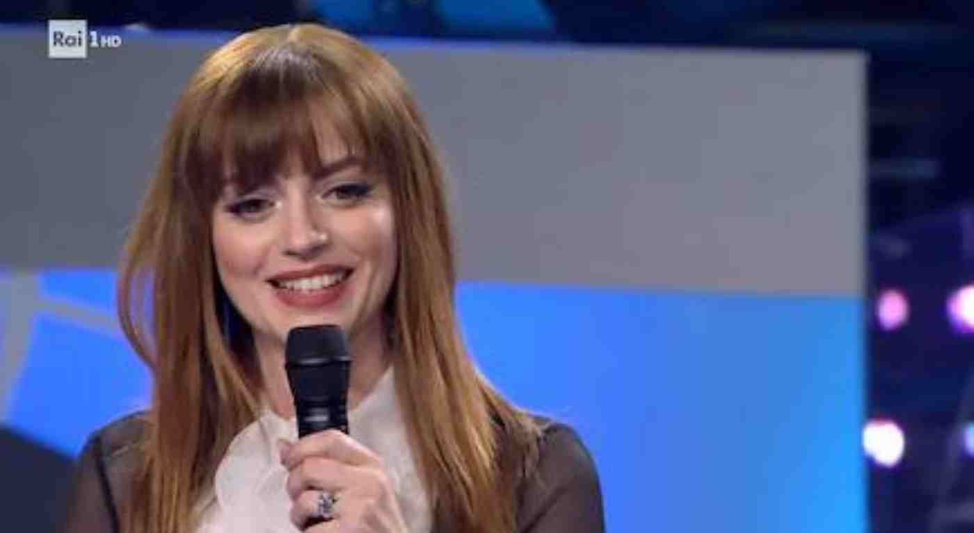 Sanremo, Angelina caduta in basso insieme a Geolier: Annalisa supera tutti