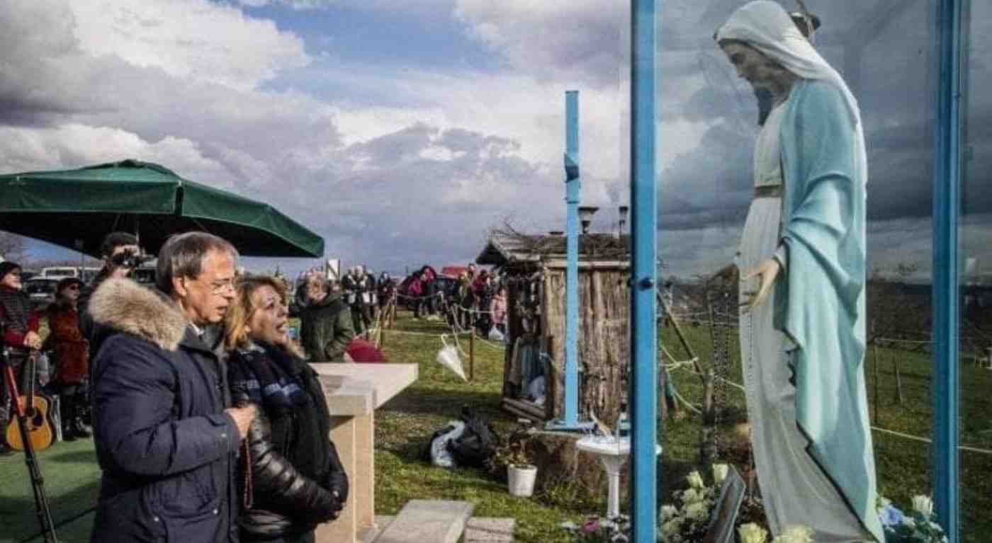 Madonna di Trevignano, arriva il verdetto ufficiale del vescovo: "Qui nessuna apparizione, tutto falso"