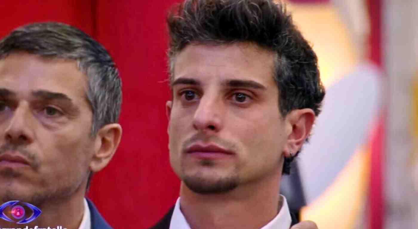 "Perché Garibaldi è stato eliminato". Giuseppe fa una gaffe e Signorini non perde tempo a cacciarlo