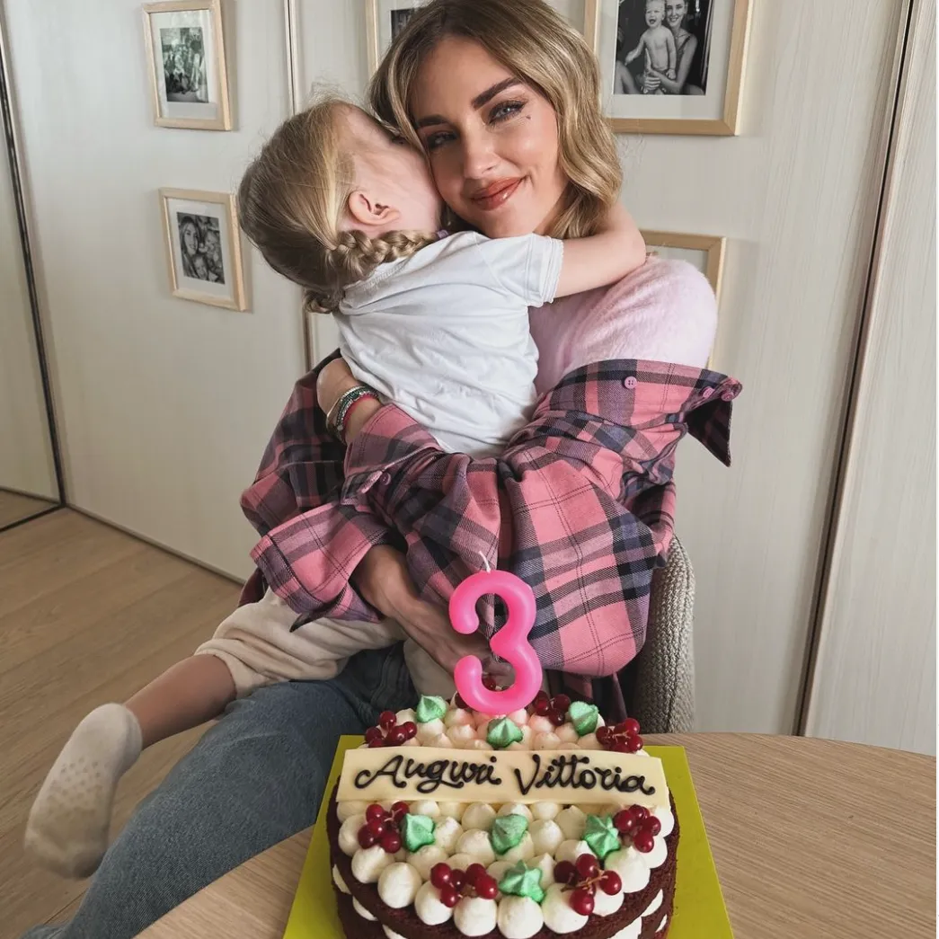 Fedez e Ferragni, lite da brividi alla festa di Vittoria. La mamma del rapper in soccorso: 'Basta, Federico!'