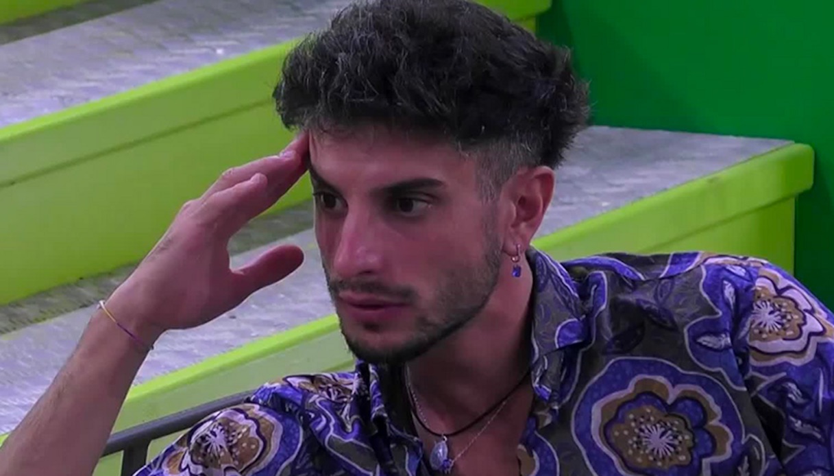 Il fratello di Garibaldi se la prende con Perla: "Non si fa così con lui"