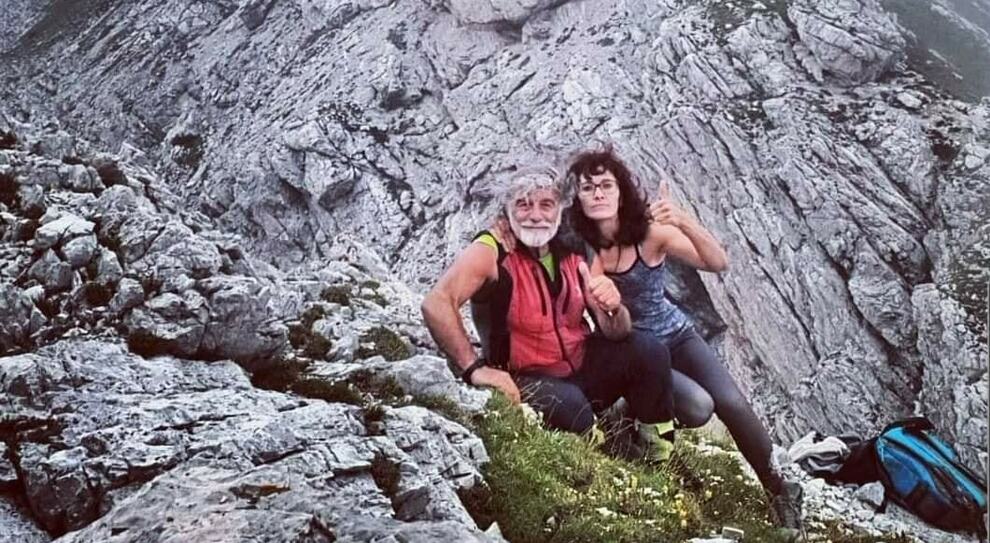 Mauro Corona si commuove parlando della malattia della figlia: "Non è l'unica, un'altra ha lo stesso problema. È stato un duro colpo"