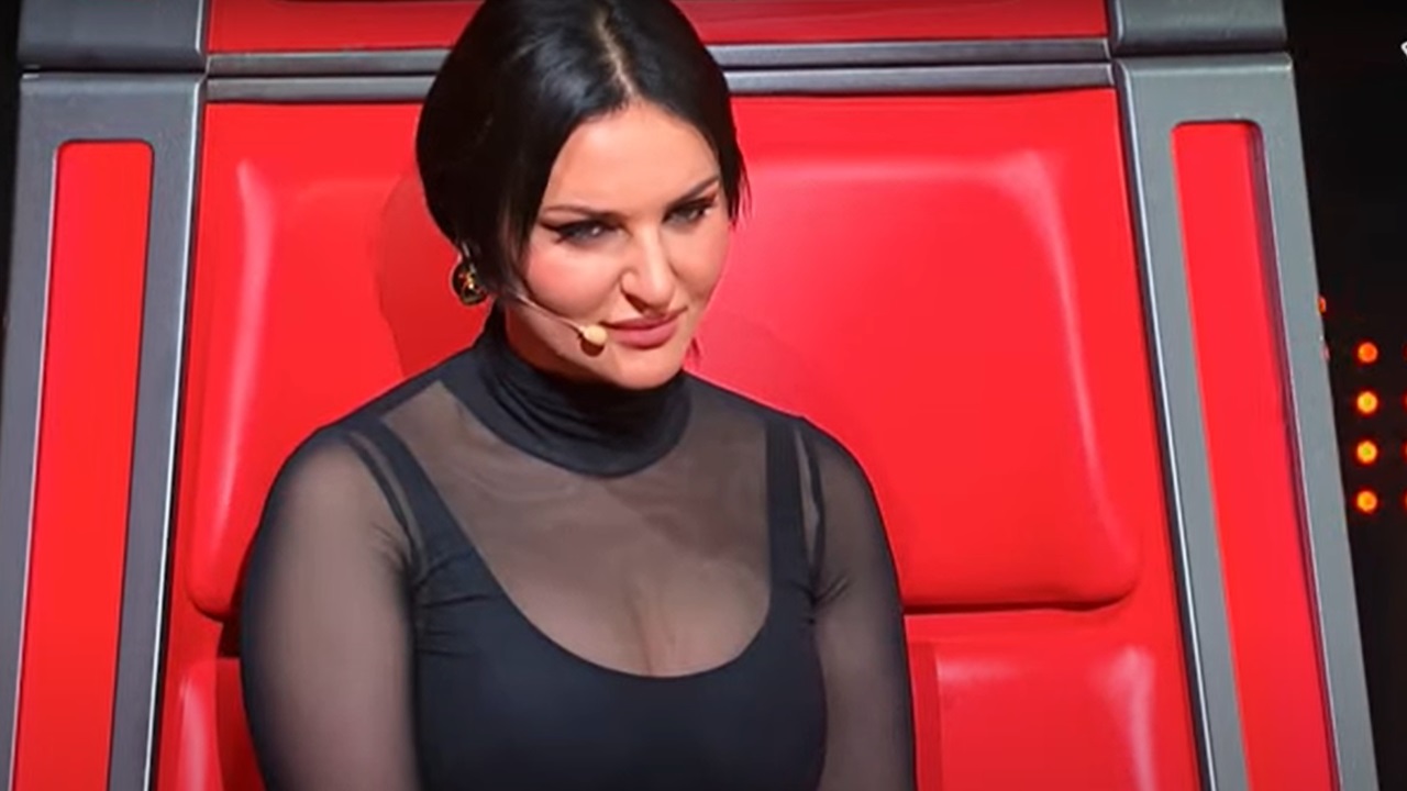 Arisa lancia un appello amoroso in diretta a The Voice Generations: "Sono single e sulla piazza"