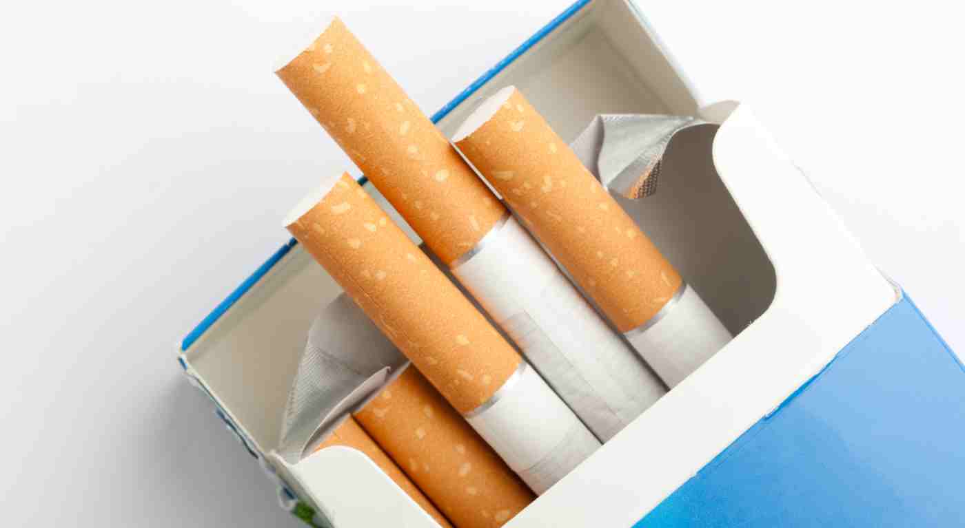 Allarme fumatori, dal 5 aprile scatta l'aumento delle sigarette: ecco quanto costerà ogni singolo pacchetto. La lista completa dei prezzi