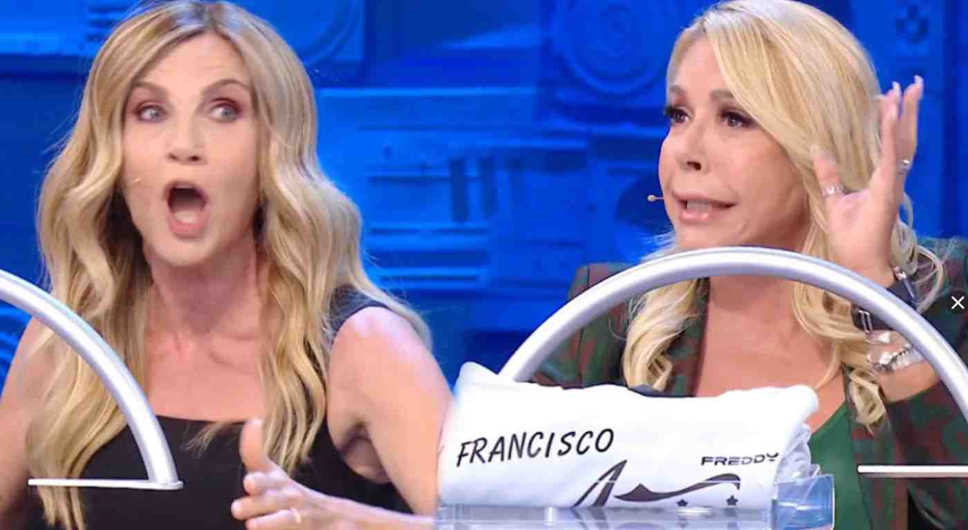 Cuccarini a Pettinelli a Amici: "Devi chiudere il becco!". Si sfiora la rissa