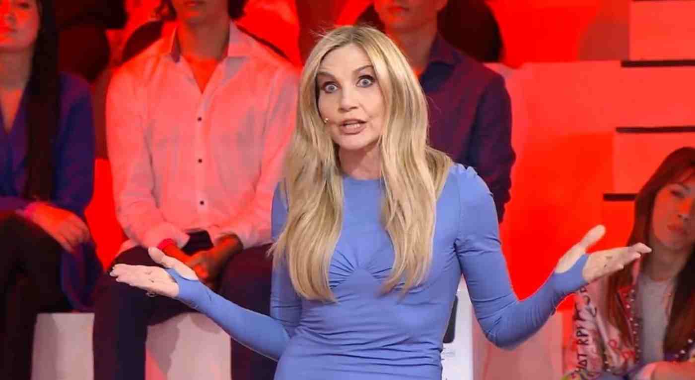 Cuccarini a Pettinelli a Amici: "Devi chiudere il becco!". Si sfiora la rissa