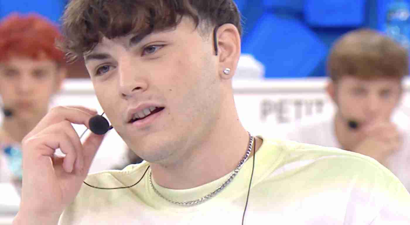 Chi è davvero Petit di Amici: i brani, età, la storia con Marisol e il vero nome