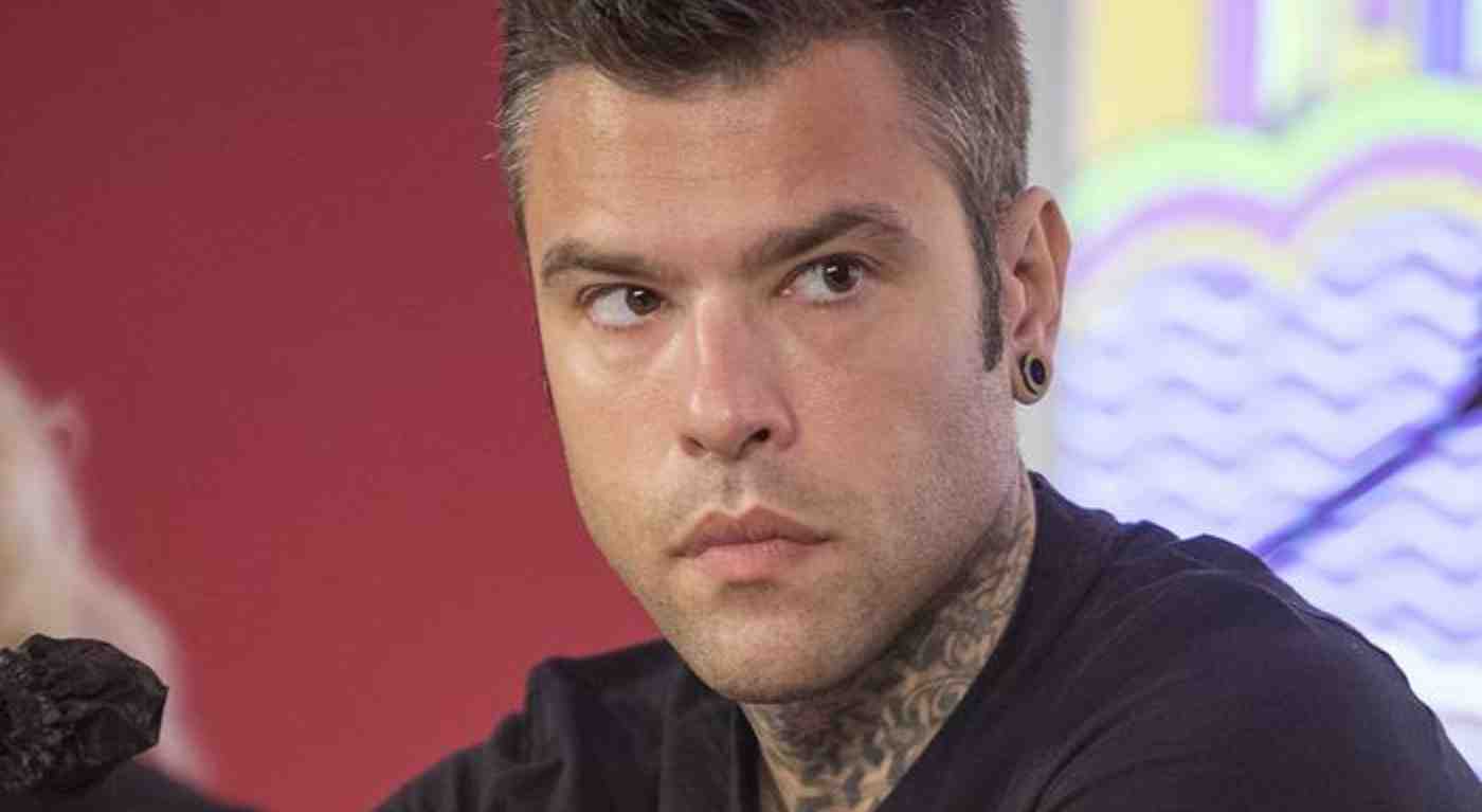 Biagio Antonacci lancia una stoccata a Fedez: 'Ma figurati se vado a Rozzano in Porsche o con un Rolex