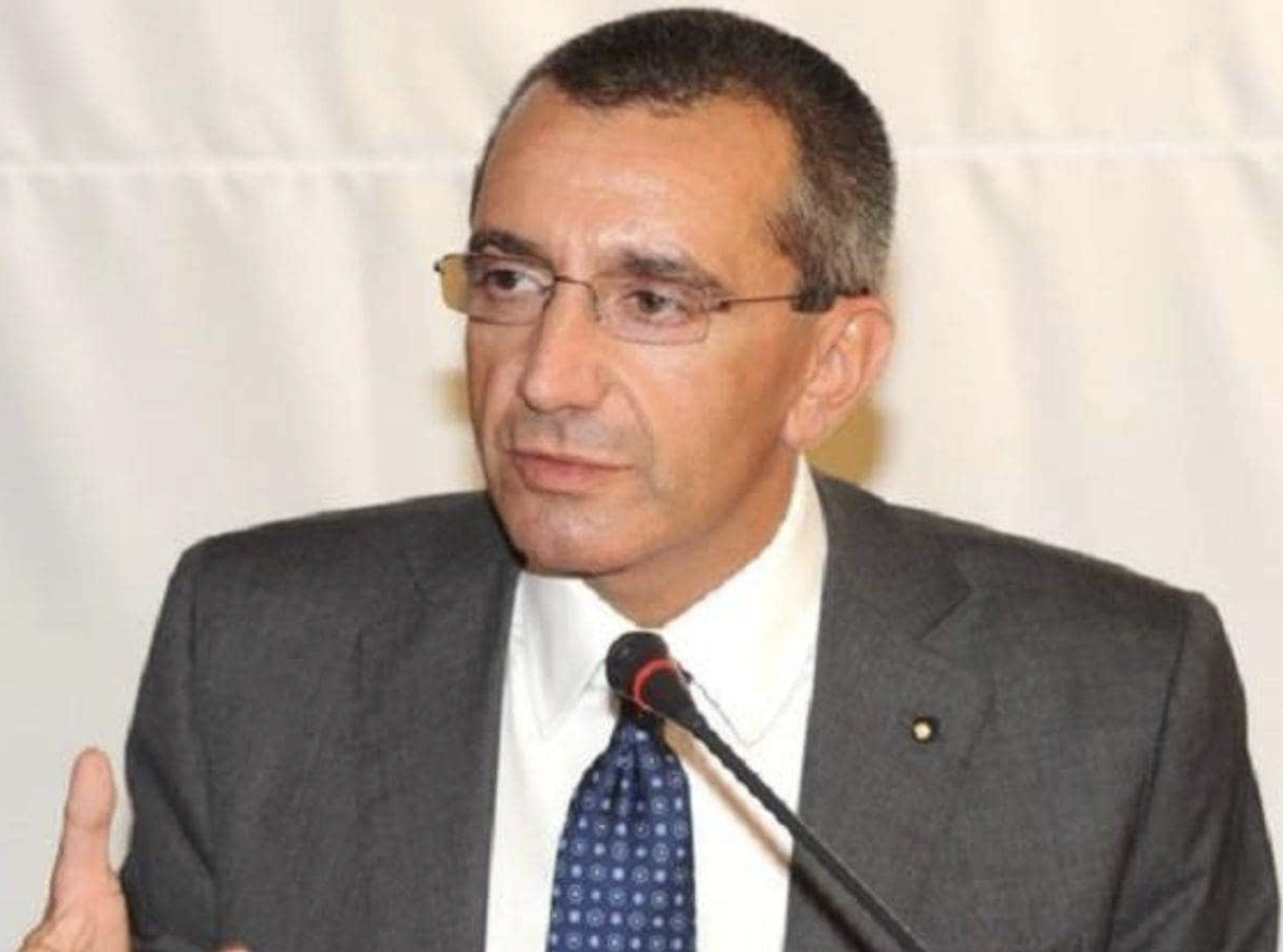 Alfonso Signorini si confessa: "Voglio sposare il mio compagno". Il conduttore rompe il silenzio dopo mesi di presunta separazione