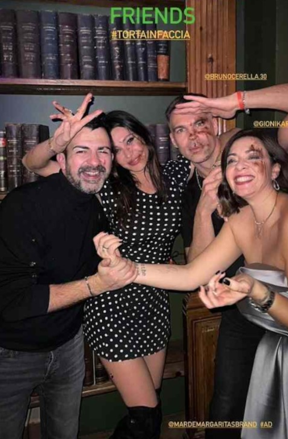 Belen ha una nuova fiamma? Ecco la FOTO con lui, e non è un viso nuovo!