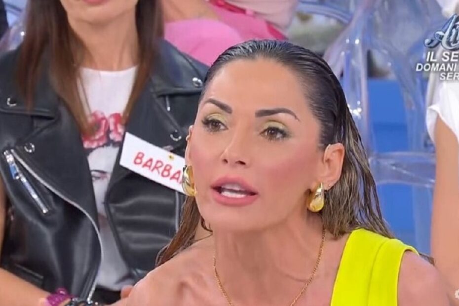 “Ida, puoi lasciare il programma”. Uomini e Donne, Maria De Filippi gela tutti con la frase a Ida Platano