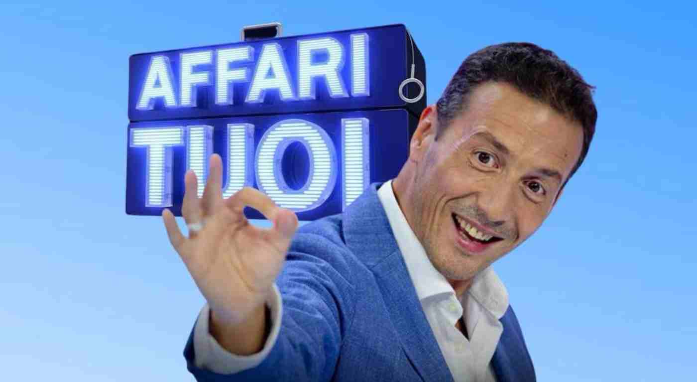 Greco in testa per Affari Tuoi e lui la lancia subito: "Sono a disposizione del pubblico"