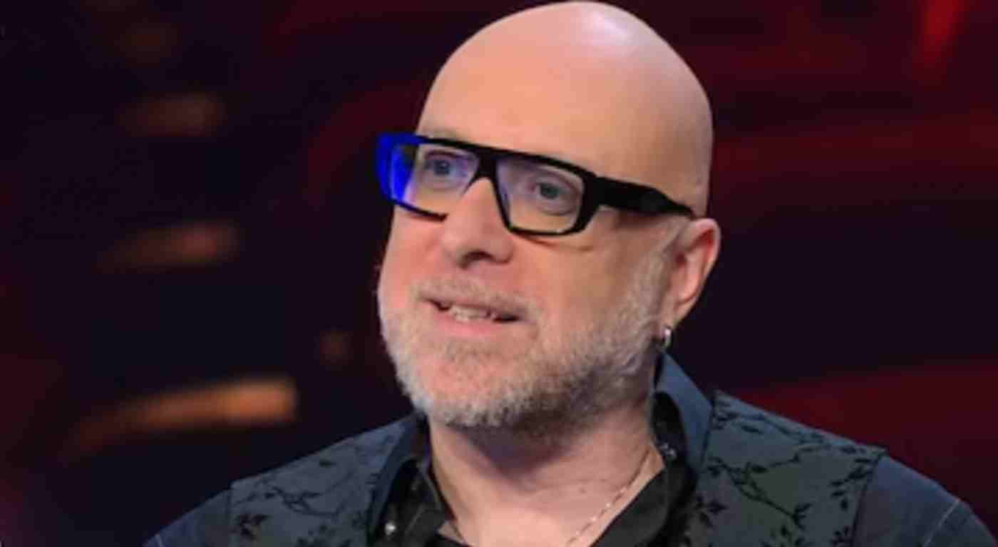 Mario Biondi, 4 donne e 10 figli. Qualcuno non ci sta: "Ma tenerselo nei pantaloni?" - La risposta del cantante