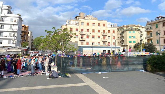 La dichiarazione dell'imam sulle donne in recinto: "Guardano il sedere", Cruciani e Del Debbio senza parole