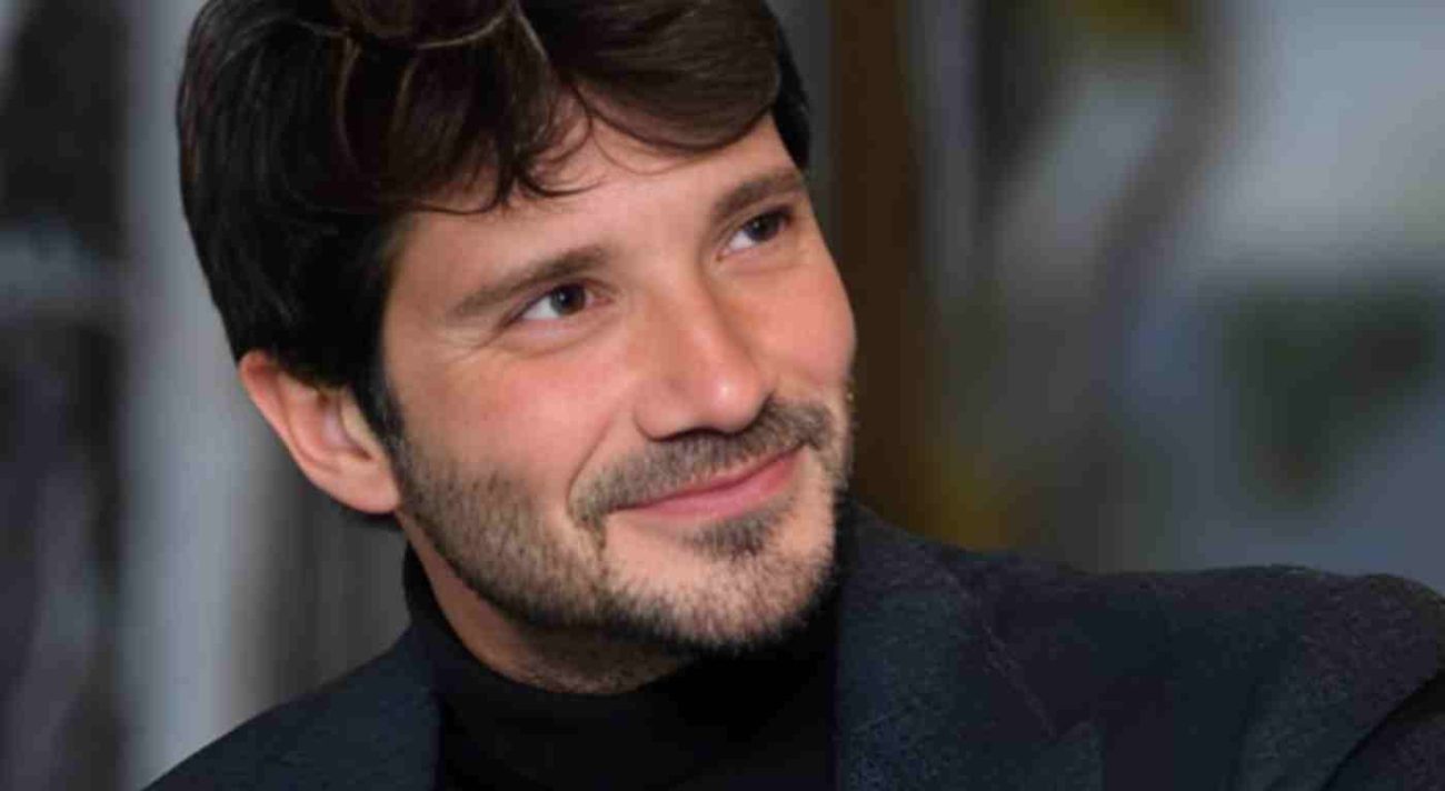 Sentire Un Profumo Durante La Notte “Non è più single!” Stefano De Martino beccato di notte con la bellissima!