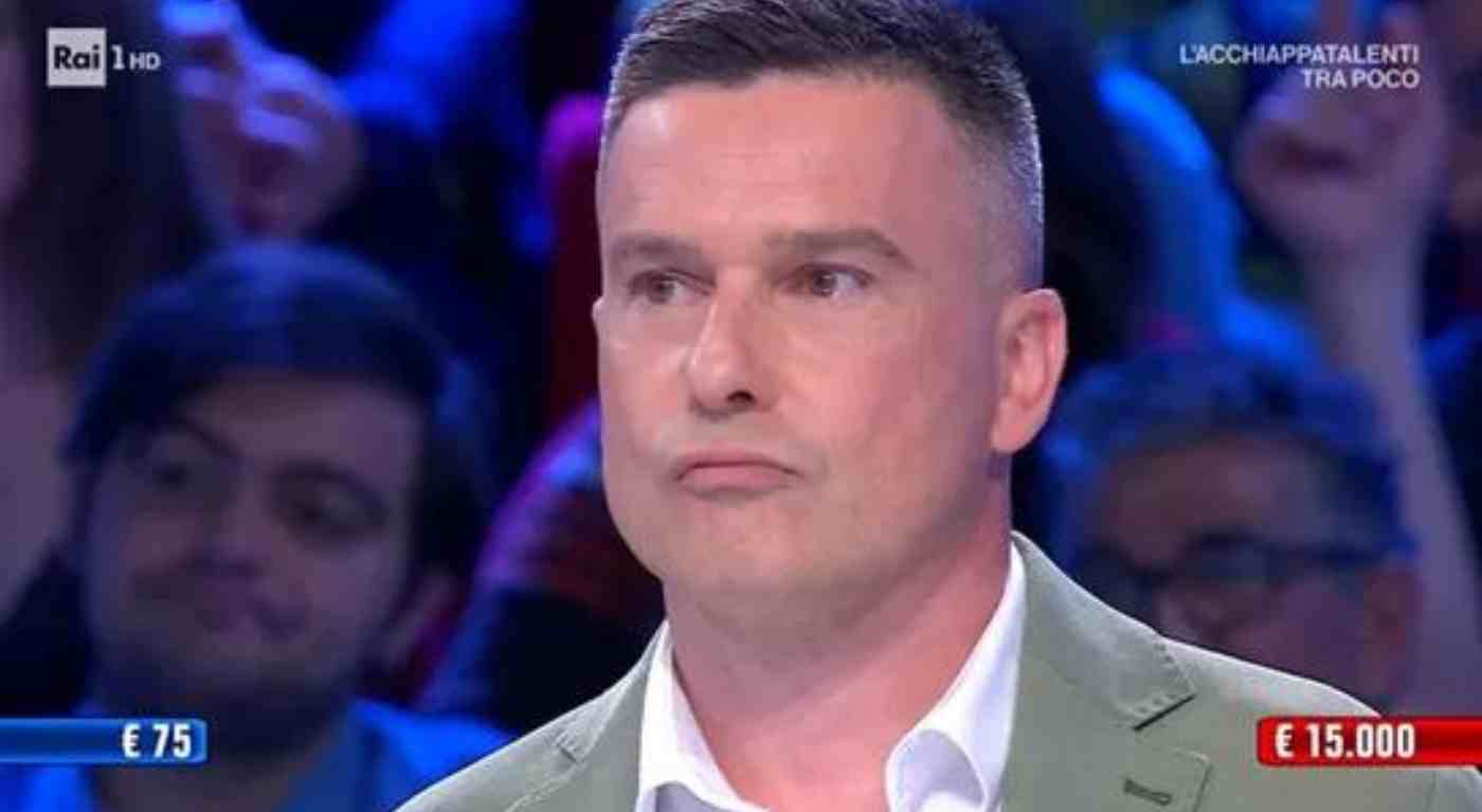 Amadeus chiude Affari Tuoi nella polemica, finisce in disgrazia: cosa è successo