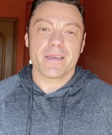 Tiziano Ferro risponde a Mara Maionchi: "Ti ho sempre ringraziata, ma guarda qui, il video non mente!"