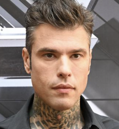 "Nano, burattino e piccolo uomo": Pietro Fanelli non risparmia Fedez - Cos'è successo