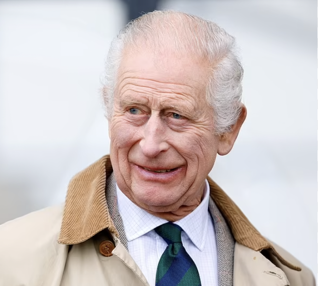 Archie compie 5 anni: guarda che sorpresona gli ha fatto nonno Carlo e i regaloni di Harry e Meghan!