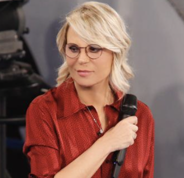 Amici 23 finale: Maria De Filippi annuncia cambiamenti sorprendenti, cosa succederà