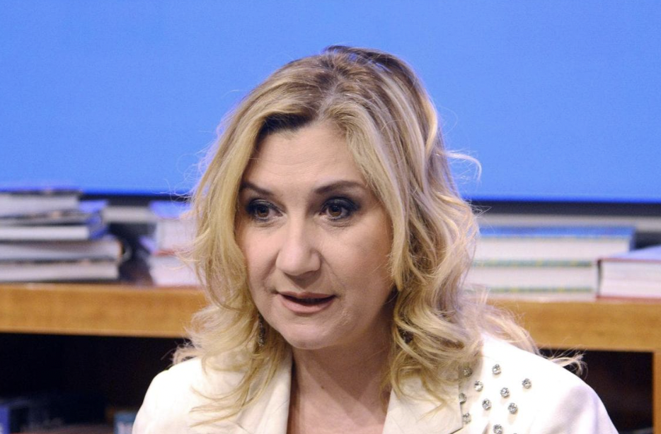 Guai in vista per Serena Bortone: Rai le contesta un post su Scurati