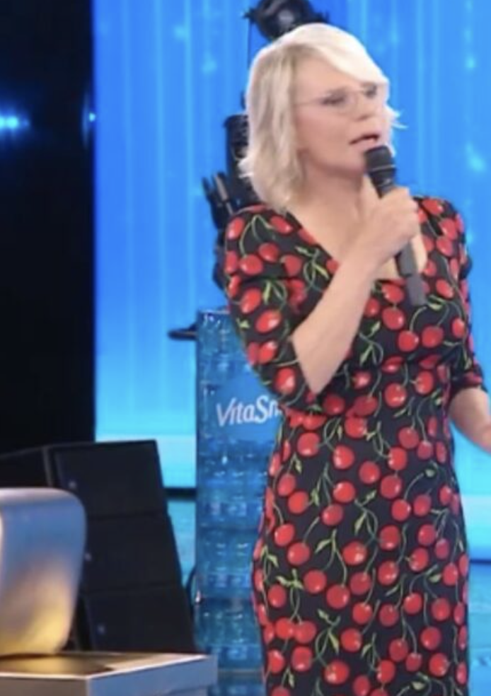 Maria De Filippi e il suo vestito alla finale di Amici: quanto costa e il significato