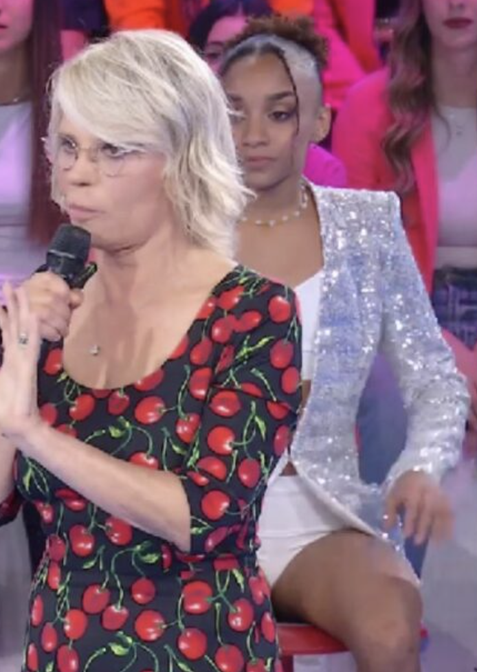 Maria De Filippi e il suo vestito alla finale di Amici: quanto costa e il significato