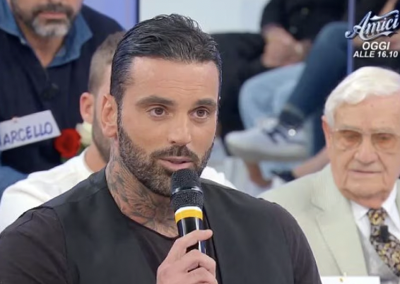 Matteo Viezzer, chi è l'uomo che è andato cena con Michelle Hunziker e Anna Tatangelo