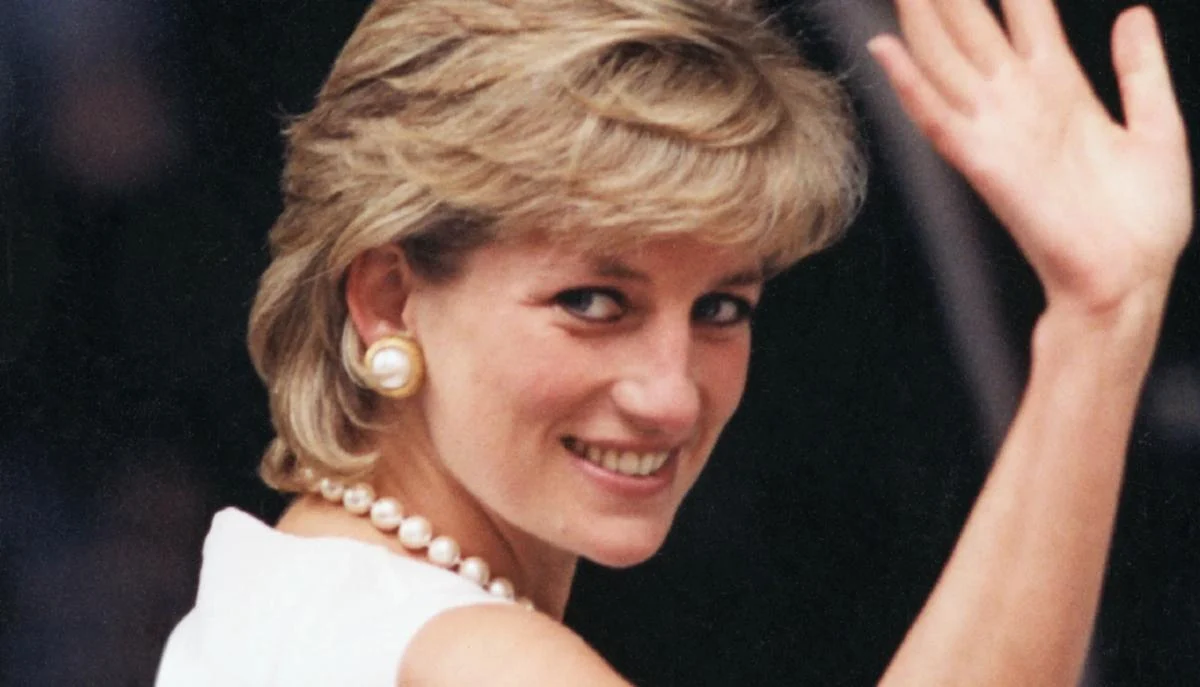  Meghan Markle, la rivelazione sbalorditiva su Lady Diana a Harry: "Devo confessarti una cosa incredibile"