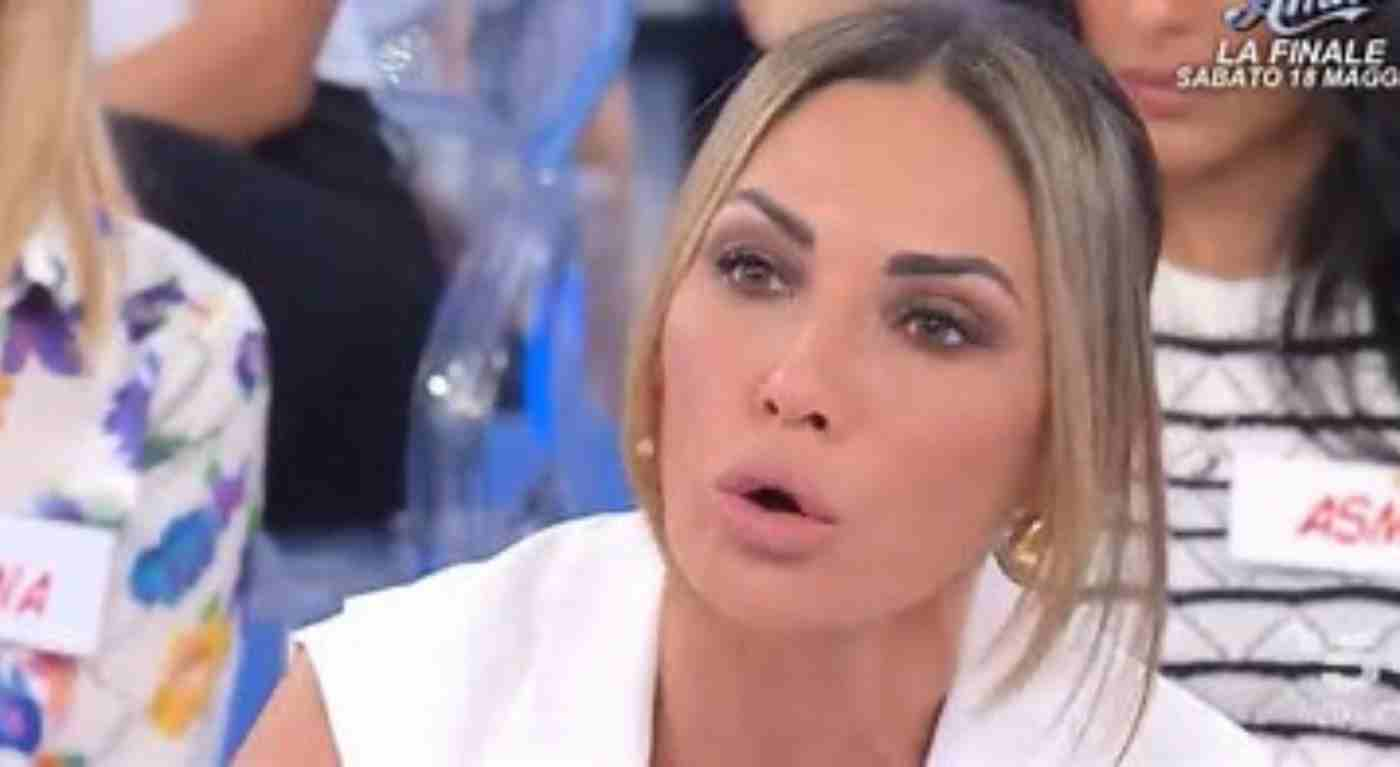 Ida Platano fuori da "Uomini e Donne" e i fan non la prendono bene: "Non è giusto"