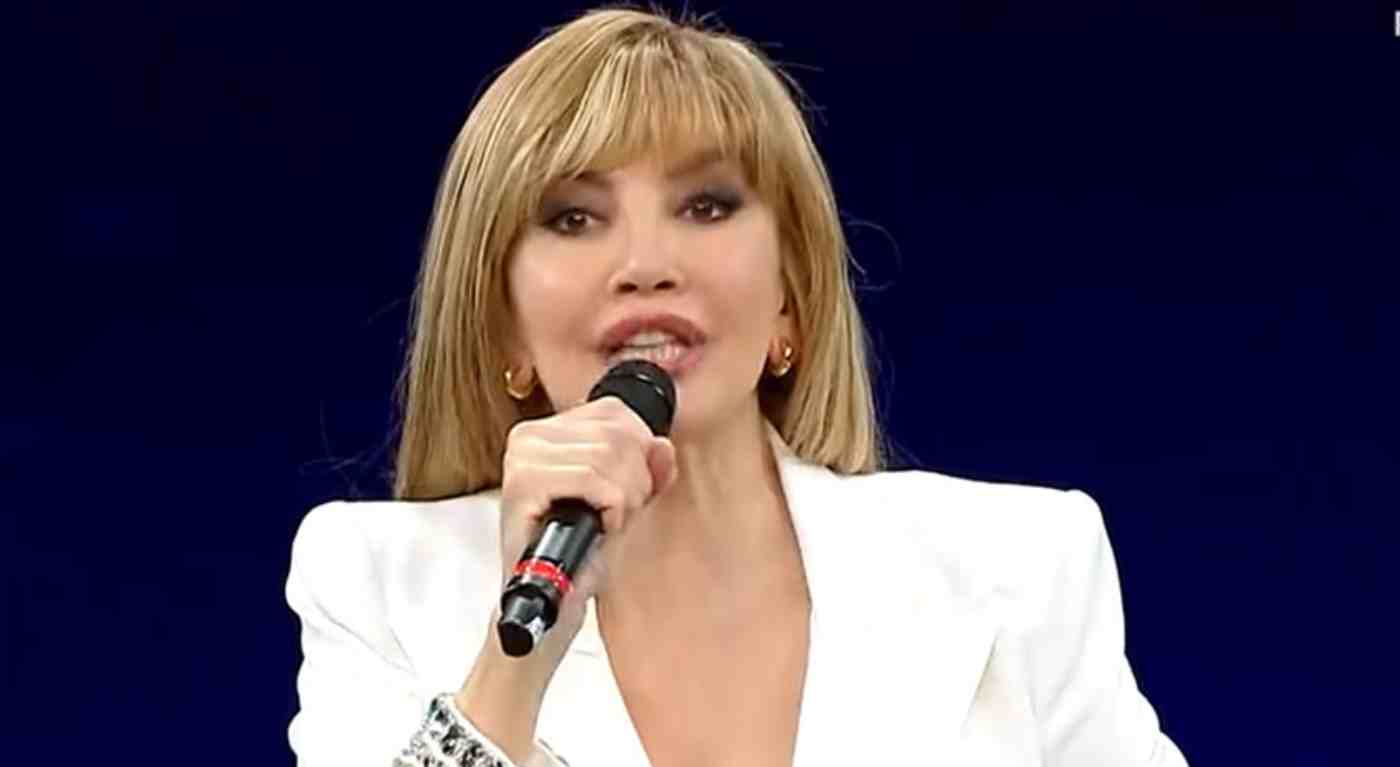 Milly Carlucci, inizio da incubo a L'Acchiappatalenti: "Orribile, chiudete il programma"