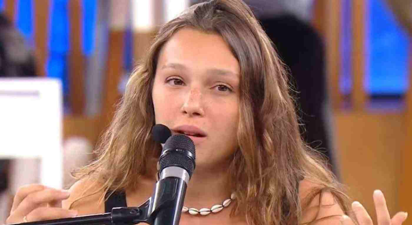 "Amici", momenti di tensione: Sarah fa una confessione che preoccupa tutti