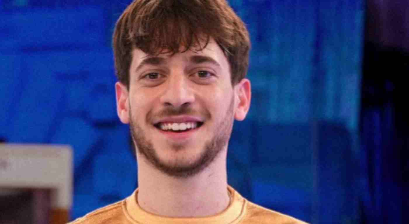 Amici 23, Holden al centro delle critiche: "Il solito raccomandato". Ecco cosa è successo al Serale