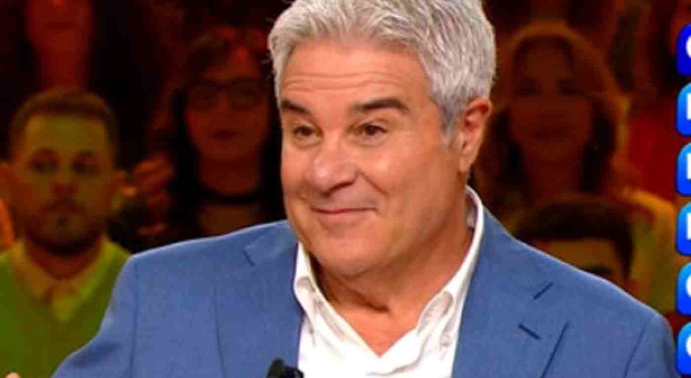 Pino Insegno non si trattiene: cosa ha detto su Liorni durante il suo ritorno a Reazione a Catena