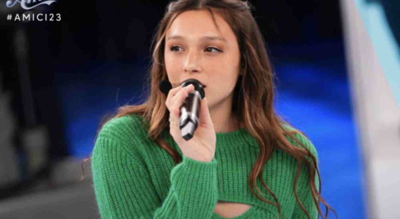 Disastro in classifica per i cantanti di Amici 23: "È una battuta d'arresto"