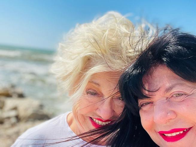Lusso quotidiano per Stefania Nobile e Wanna Marchi: 'La nostra cena? Champagne e caviale